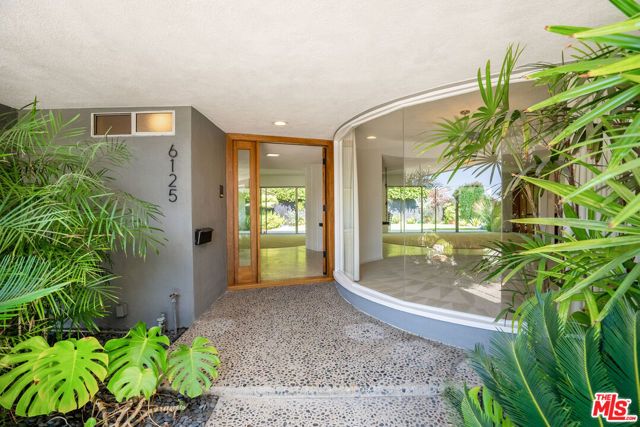 6125 Bedford Avenue, Los Angeles, CA 90056
