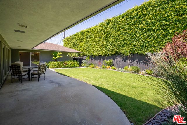 6125 Bedford Avenue, Los Angeles, CA 90056