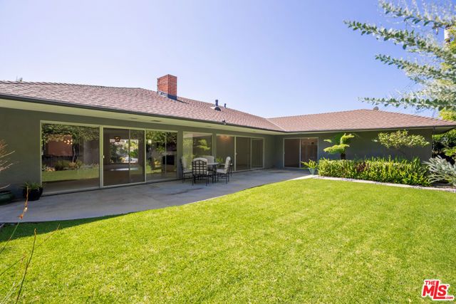 6125 Bedford Avenue, Los Angeles, CA 90056