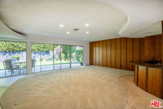 6125 Bedford Avenue, Los Angeles, CA 90056