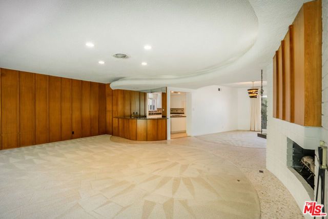 6125 Bedford Avenue, Los Angeles, CA 90056