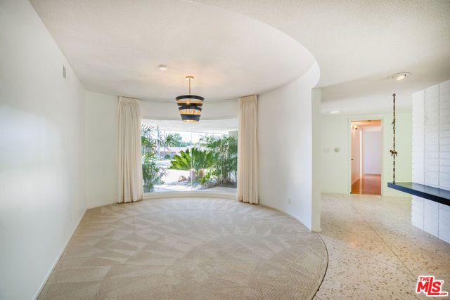 6125 Bedford Avenue, Los Angeles, CA 90056