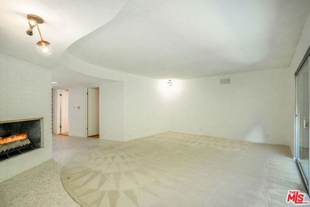6125 Bedford Avenue, Los Angeles, CA 90056