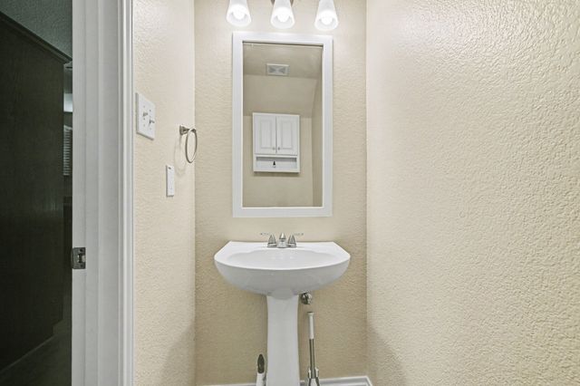 1349 Hillside Drive, Burleson, TX 76028