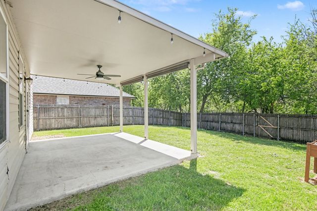 1349 Hillside Drive, Burleson, TX 76028