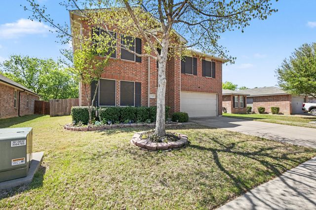 1349 Hillside Drive, Burleson, TX 76028