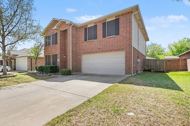 1349 Hillside Drive, Burleson, TX 76028