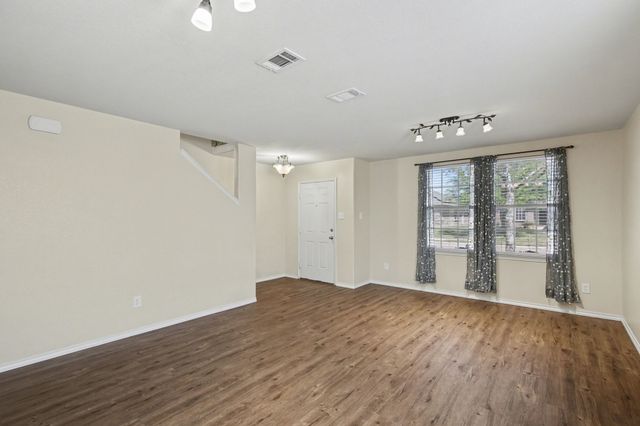 1349 Hillside Drive, Burleson, TX 76028