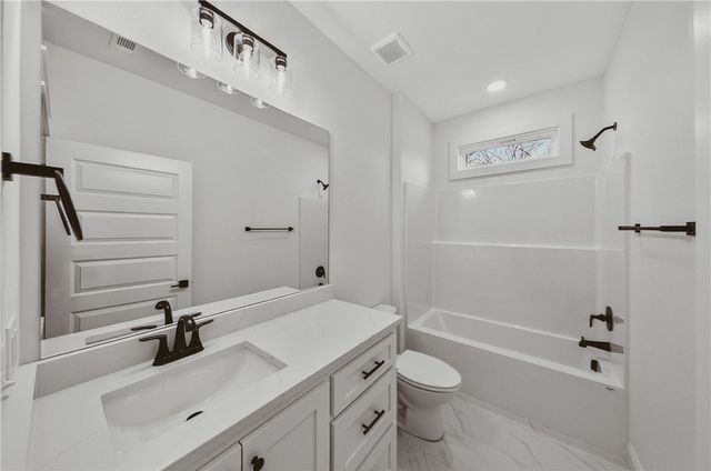 38 Rockhill Lane, Bella Vista, AR 72715