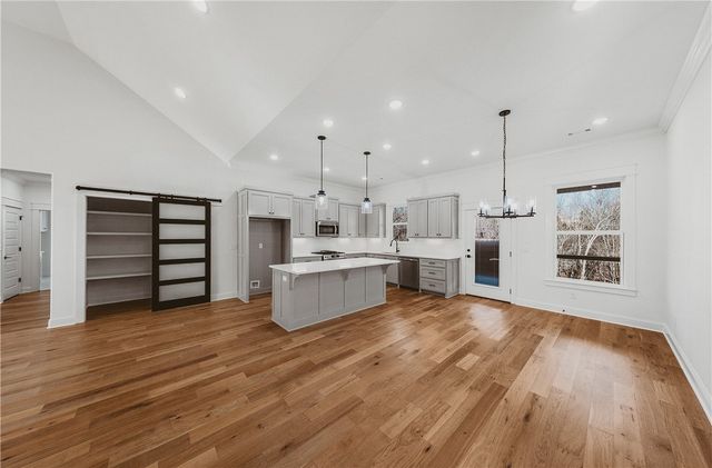 38 Rockhill Lane, Bella Vista, AR 72715