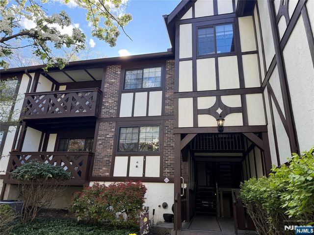 2308 Hemingway Lane 2308, Mahwah, NJ 07430