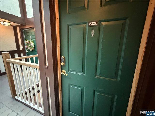 2308 Hemingway Lane 2308, Mahwah, NJ 07430