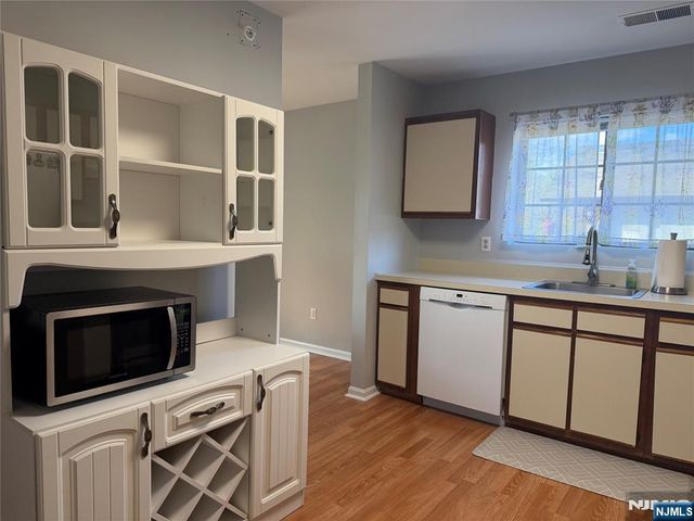 2308 Hemingway Lane 2308, Mahwah, NJ 07430