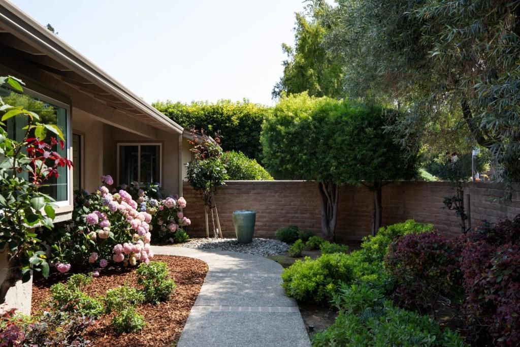 1061 Saint Joseph Avenue, Los Altos, CA 94024