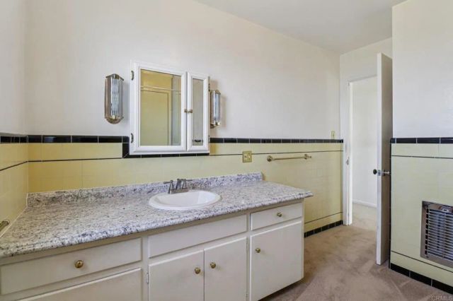 2397 Mira Sol Drive, Vista, CA 92084
