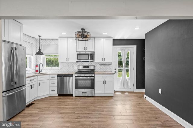 303 COLUMBINE AVE, Millville, NJ 08332