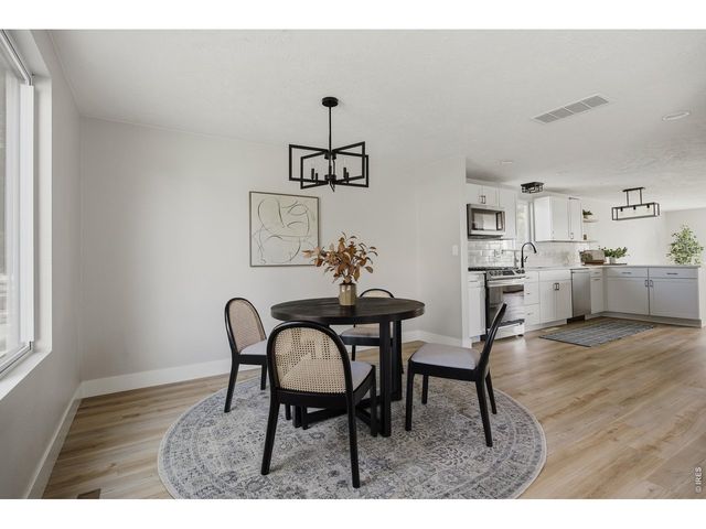 829 Independence Dr, Longmont, CO 80504