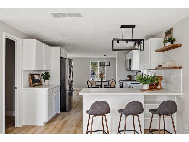 829 Independence Dr, Longmont, CO 80504