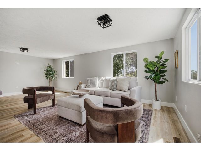 829 Independence Dr, Longmont, CO 80504