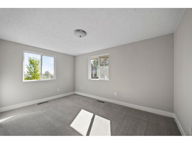 829 Independence Dr, Longmont, CO 80504