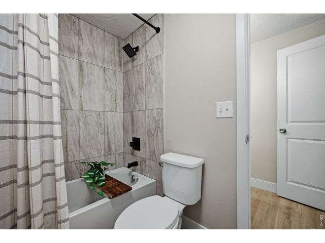 829 Independence Dr, Longmont, CO 80504