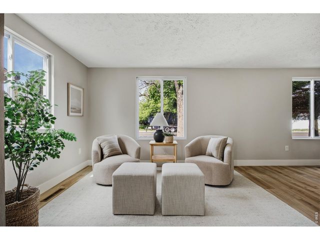 829 Independence Dr, Longmont, CO 80504