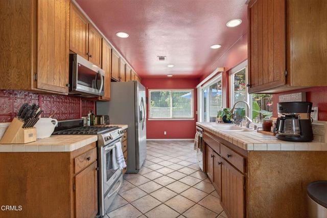 1570 Burning Tree Drive, Thousand Oaks, CA 91362