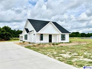 945 Brickhouse Rd., Florence, SC 29506