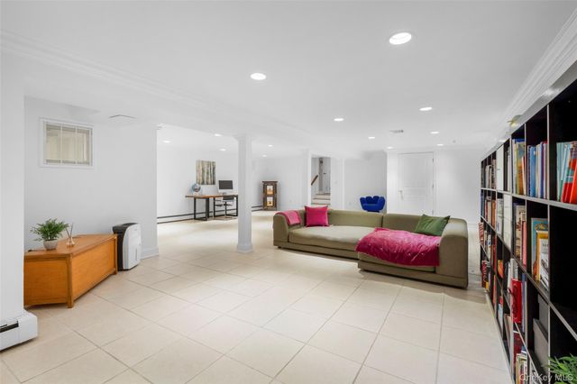 37 Barlow Lane, Rye, NY 10580