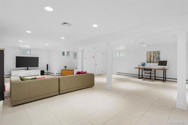 37 Barlow Lane, Rye, NY 10580