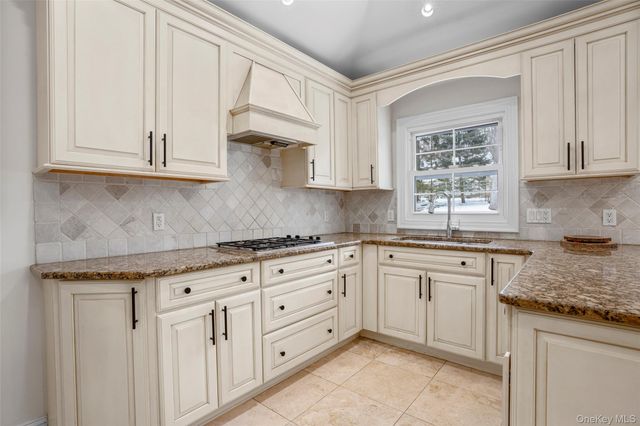 37 Barlow Lane, Rye, NY 10580