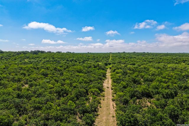 000 Private Road 5754, Castroville, TX 78009