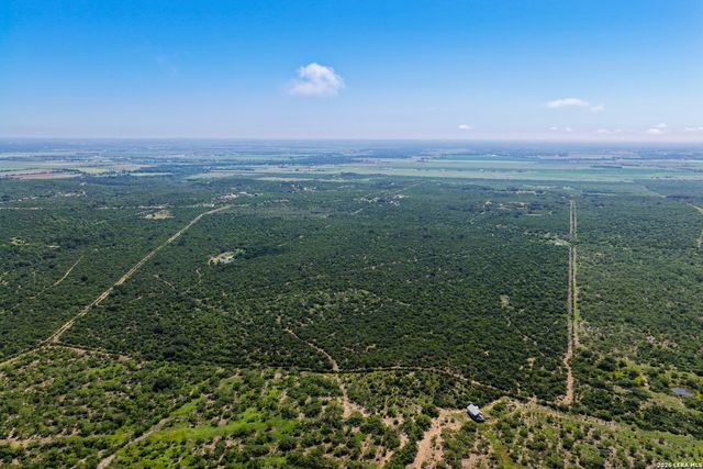 000 Private Road 5754, Castroville, TX 78009