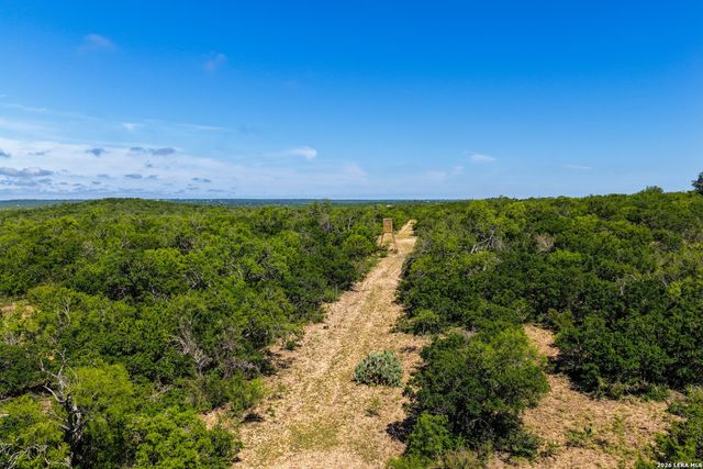 000 Private Road 5754, Castroville, TX 78009