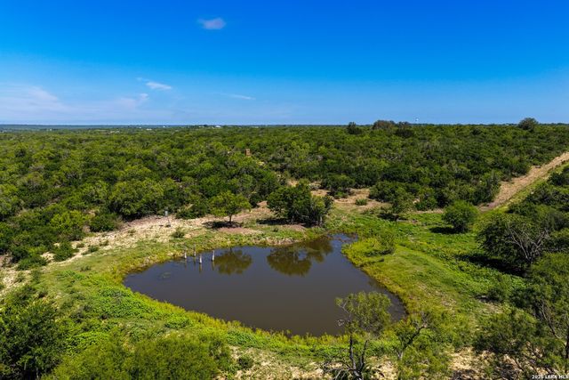 000 Private Road 5754, Castroville, TX 78009