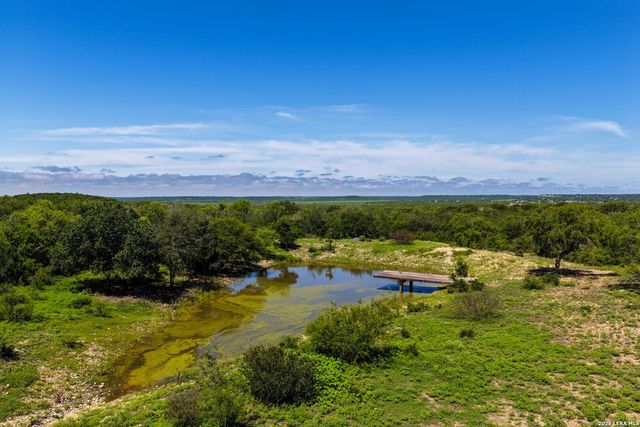 000 Private Road 5754, Castroville, TX 78009