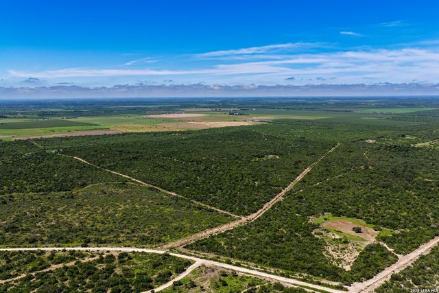 000 Private Road 5754, Castroville, TX 78009