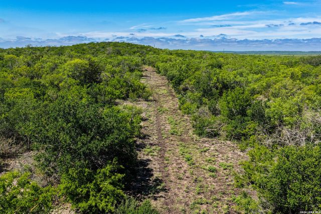 000 Private Road 5754, Castroville, TX 78009