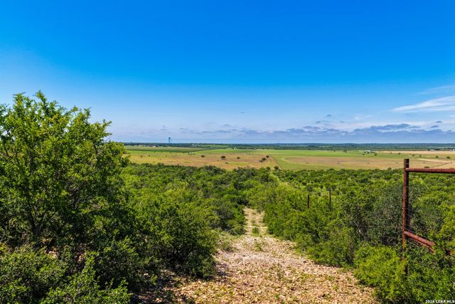 000 Private Road 5754, Castroville, TX 78009