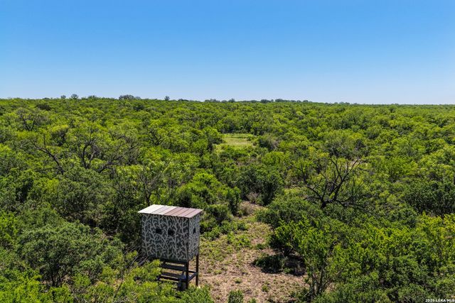 000 Private Road 5754, Castroville, TX 78009