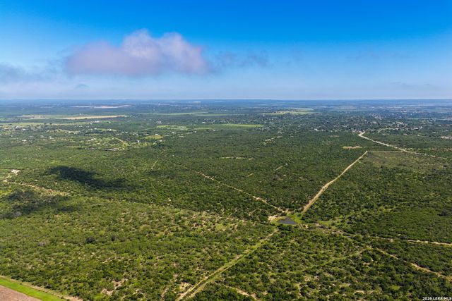 000 Private Road 5754, Castroville, TX 78009