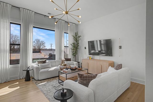 2206 Clarksville Pike, Nashville, TN 37208