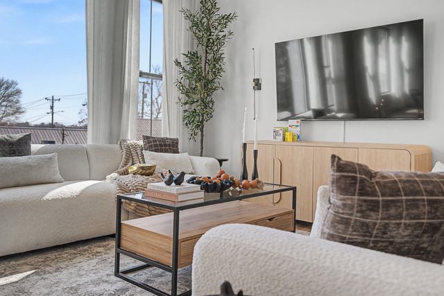 2206 Clarksville Pike, Nashville, TN 37208