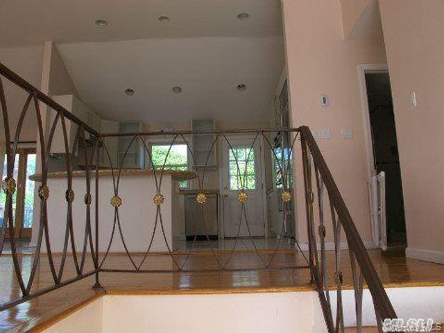 5 elm Street, Great Neck, NY 11021