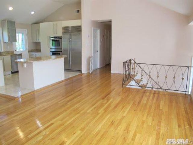 5 elm Street, Great Neck, NY 11021