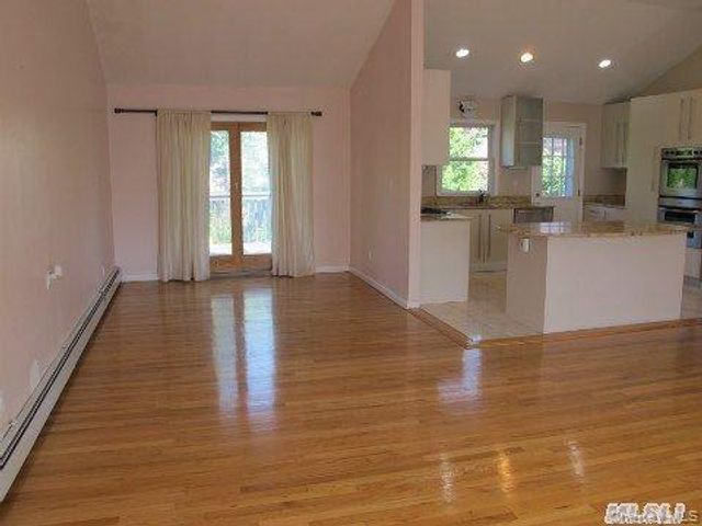 5 elm Street, Great Neck, NY 11021