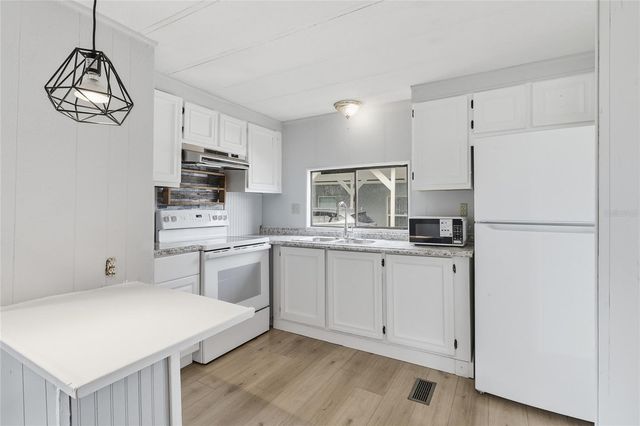 419 SUNRISE BOULEVARD, Polk City, FL 33868