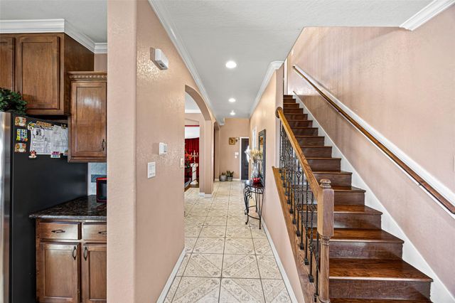 8503 Center Street, Hitchcock, TX 77563