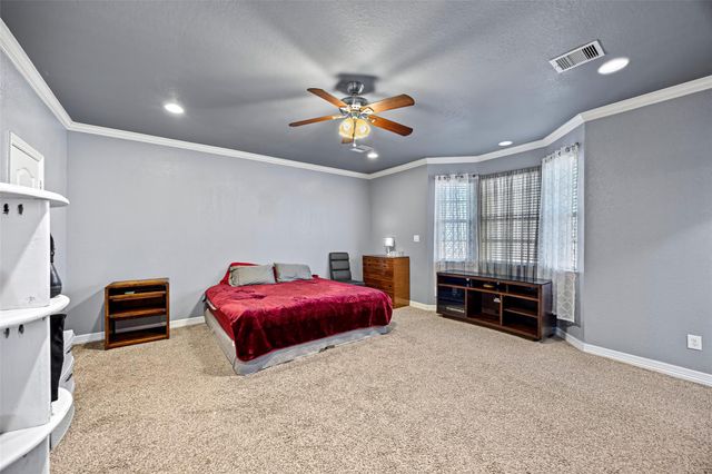 8503 Center Street, Hitchcock, TX 77563