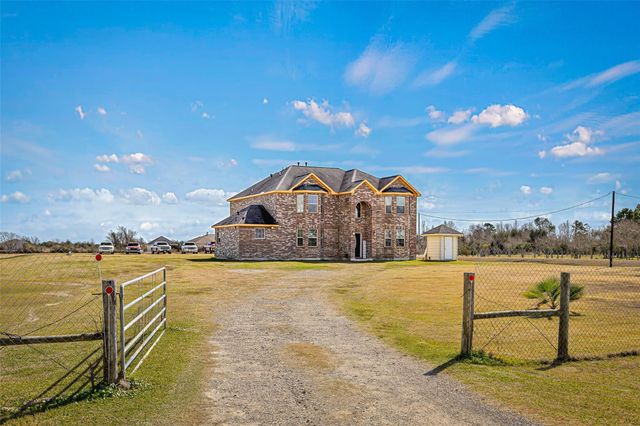 8503 Center Street, Hitchcock, TX 77563